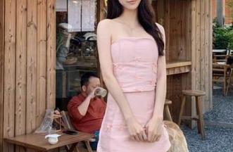 哈哈,51cgfun更新,入口处瞬间就像超市的打折商品,美味无法抵挡