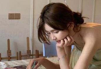 “51吃瓜”官网给我带来了信仰,这app就是我盘中一颗颗静待调查的瓜。