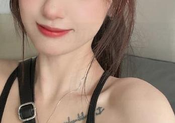 在51吃瓜的首页,今天的热门似乎有点“过火”,有点让我无路可退的感觉。
