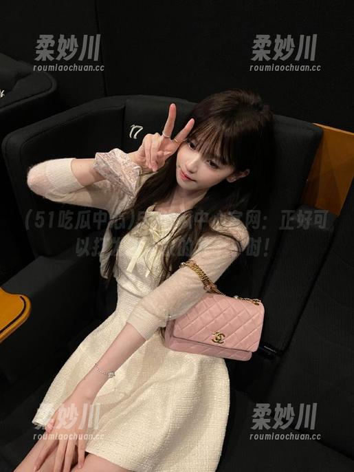 51吃瓜中心官网：正好可以打发我闲散的几个小时！