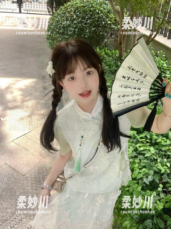 今日的话题果然是黑色的——最新圈内消息尽在91吃瓜