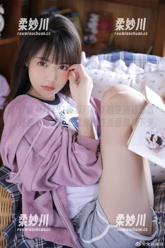 91吃瓜网 91吃瓜网首页的亚洲站动态,让我觉得这些瓜就像是在我面前掉下来的!