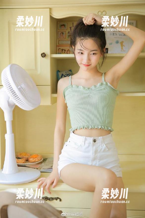 99吃瓜网首页在线：今天你吃基情瓜了吗？跟着我的兔子都能掉进对岸！