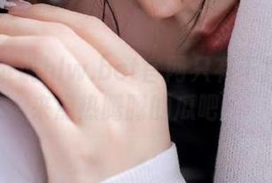 谁说hlw.bet官网只有干货？今晚来点热腾腾的瓜吧！