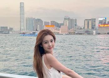视频一开，我竟然忘了自己是在www.51.com，真的是吸引力无限啊！