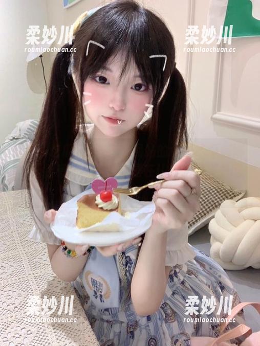 五一吃瓜网站的今日吃瓜娜娜，让我想问，这到底是在认真吃瓜还是吃别人？