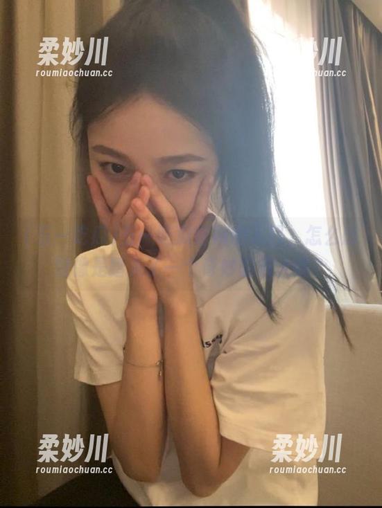 五一吃瓜官网的入口，怎么感觉像是踏入了一个奇妙的疯人院？