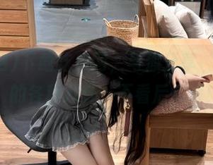 下载吃瓜网,与你分享‘网曝门’的各种八卦,不看后悔哦!