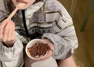 明星黑料已上线，快下载来揭开你心中的疑惑！
