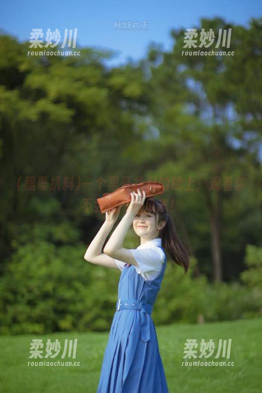 一个黑哥扒料的晚上，观看你不会想到的瓜米！