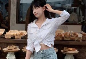 在“黑料91”网站看瓜，脑容量瞬间变大，反正无聊！
