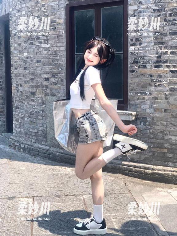 不下载黑料网app，就像失去了无线电，无法获取八卦信号！真惨！